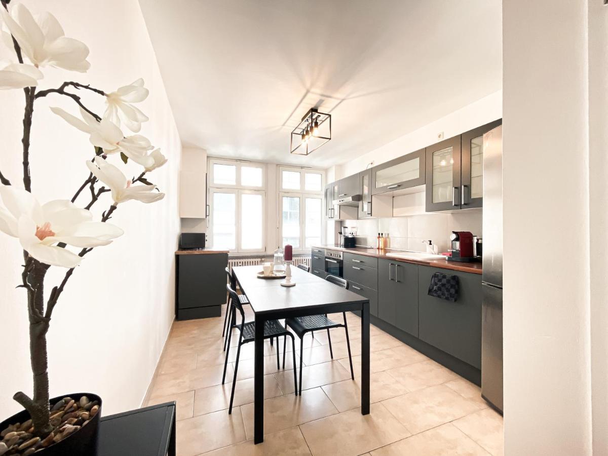 Zentrale Mit Parkplatz, 2 Schlafzimmern, Kueche, Waschmaschine & Balkon Apartment Leipzig